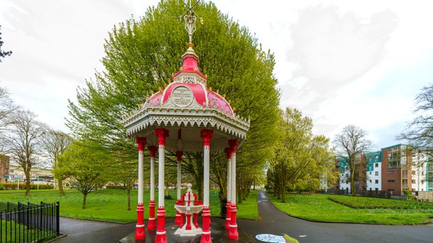 RUSSELL MEMORIAL FOUNTAIN