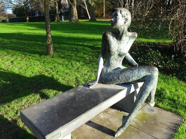 SCULPTURE AND OTHER FORMS OF ART ANOTHER SPARKLE BLOG - UNUSUAL BUT FAST