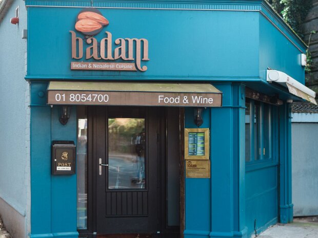 PUBS AND RESTAURANTS PUBS AND RESTAURANTS