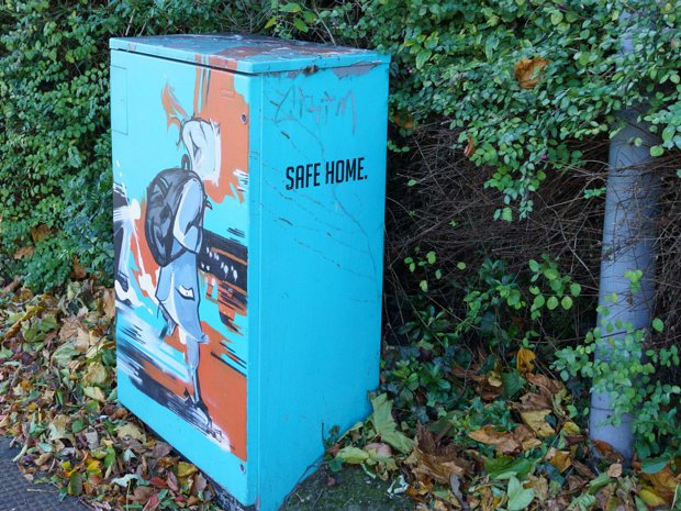 SAFE HOME STREET ART